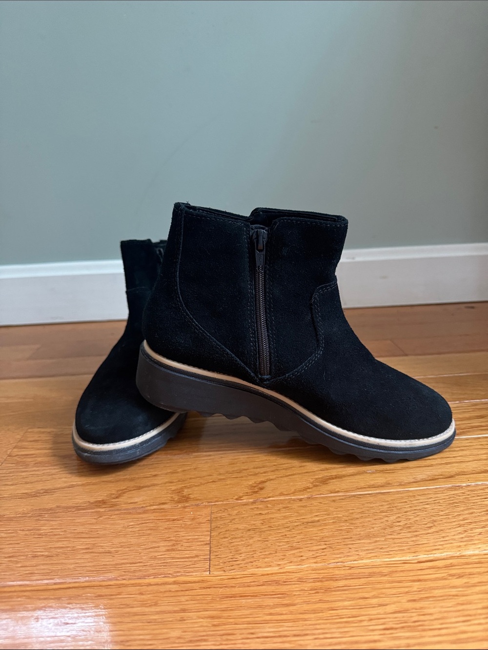 Clarks Collection Sharon Swing Boots Womens Size 5 Ankle Booti Wedge Heels Black